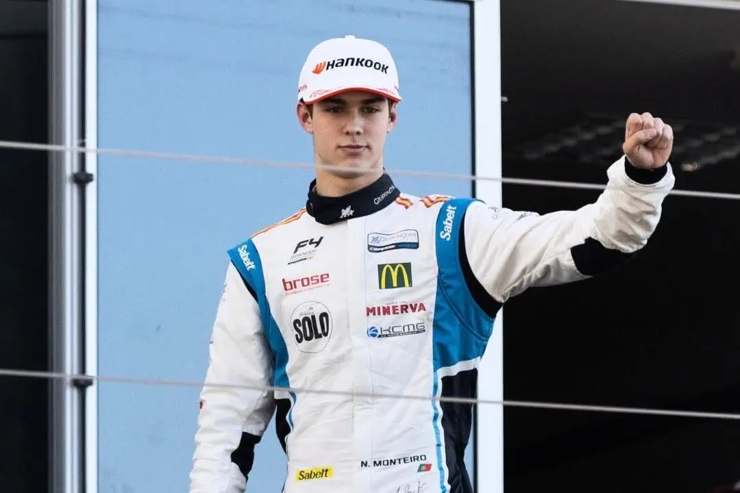 Noah Monteiro conquista dupla vitória no campeonato ibérico Winter Series de Fórmula 4