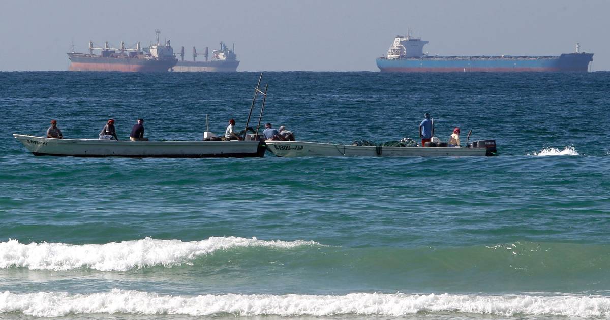 Bloqueio do Estreito de Ormuz já afetou dois mil navios e 20 mil trabalhadores