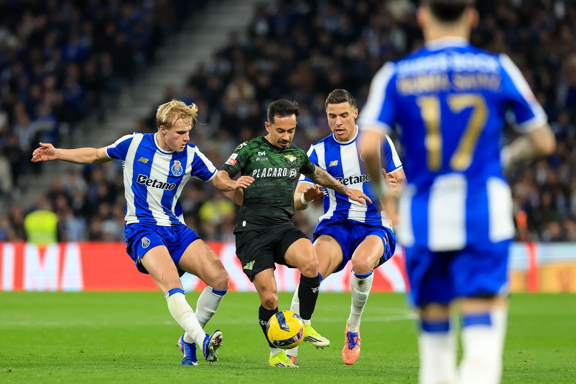Três golos sem resposta na vitória caseira do FC Porto frente ao Moreirense