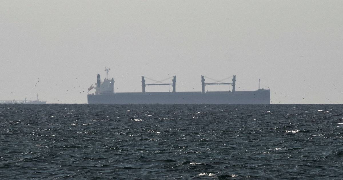 Após acordo entre EUA e Irão, 11 petroleiros cruzaram zona de bloqueio