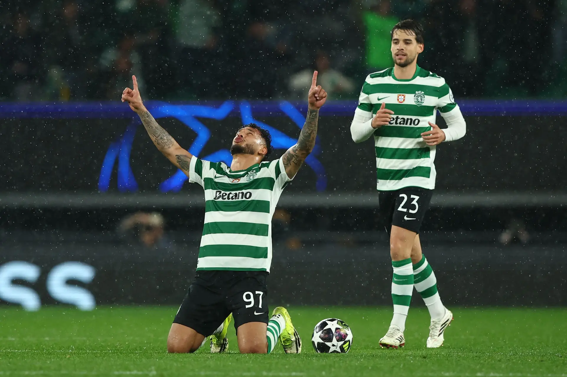 Sporting 'vira' a eliminatória da Champions em remontada imprópria para cardíacos