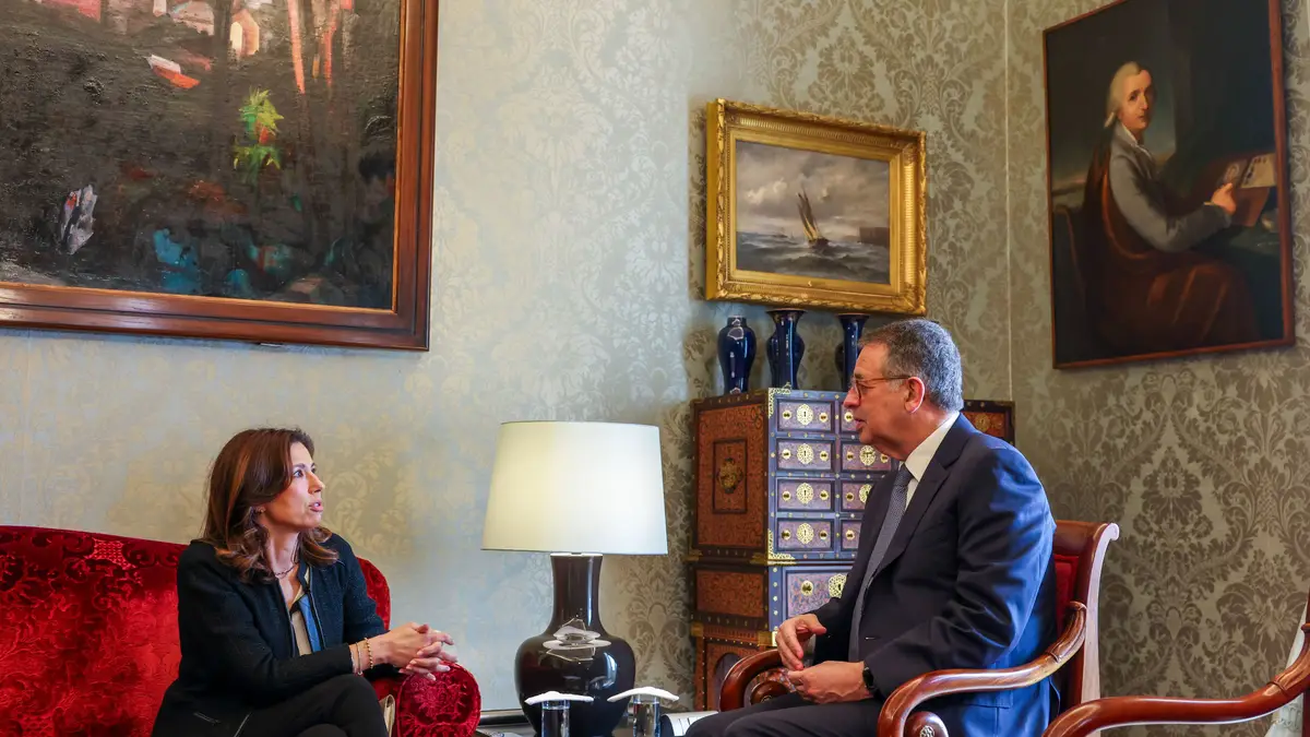 O Presidente da República, António José Seguro (D), recebeu a presidente do Iniciativa Liberal (IL), Mariana Leitão (E), no âmbito das consultas de início do seu mandato com os partidos políticos com representação na Assembleia da República, no palácio de Belém, em Lisboa, 18 de março de 2026.