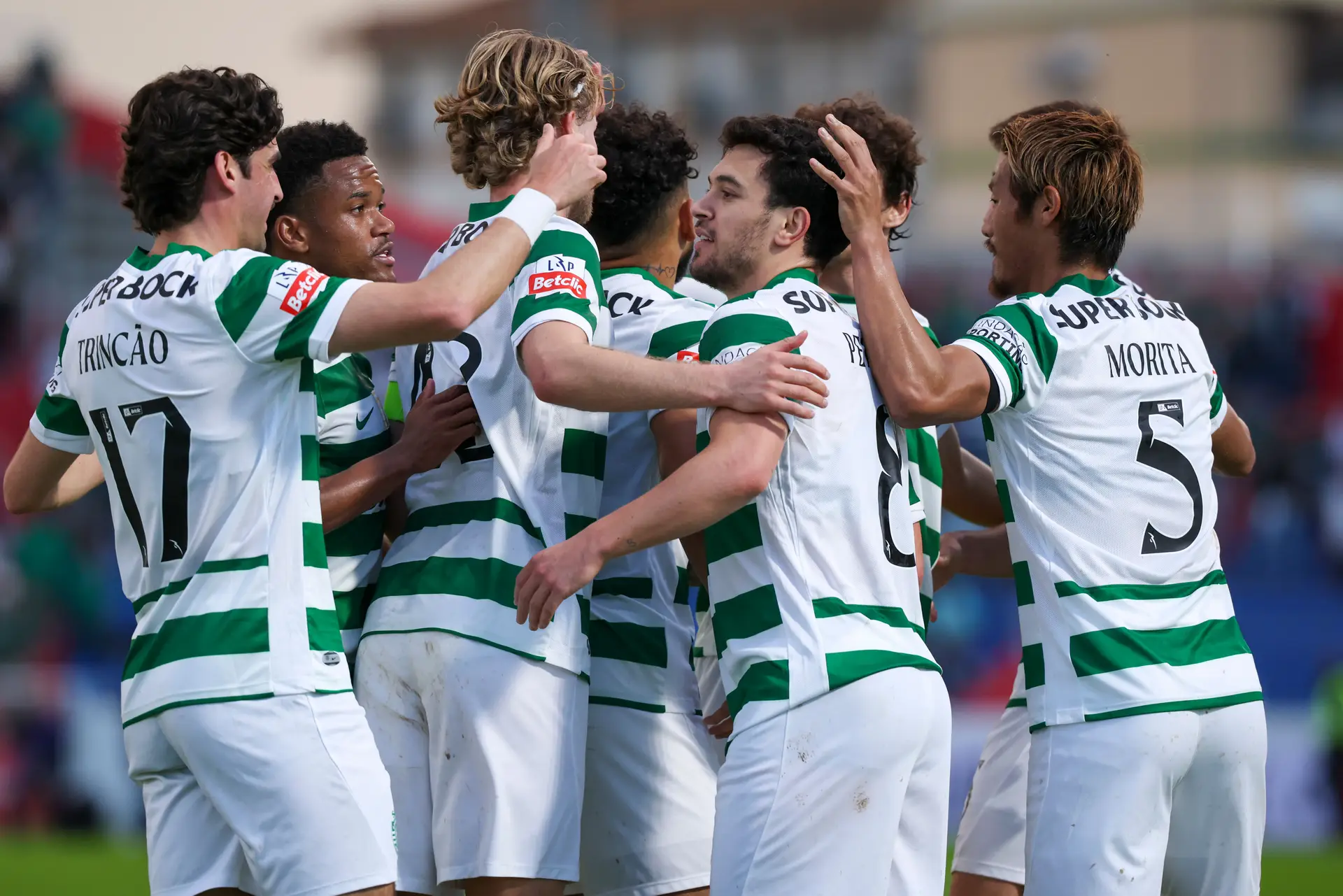 Sporting vence o Alverca com goleada