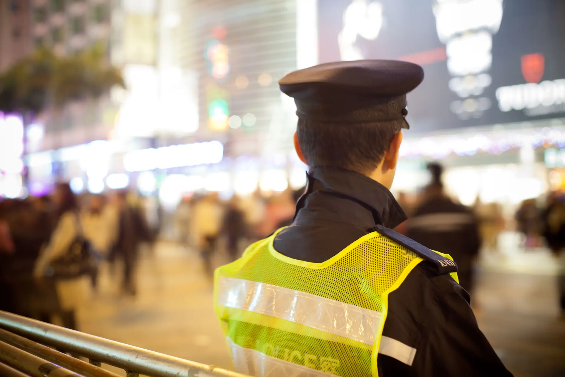 Polícia pode exigir palavras-passe de telemóveis e computadores em Hong Kong