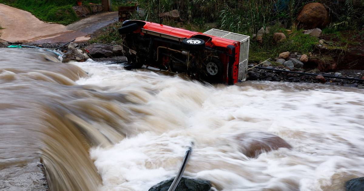 Tempestade Therese provoca colapso de estradas e deixa bairros isolados nas Canárias