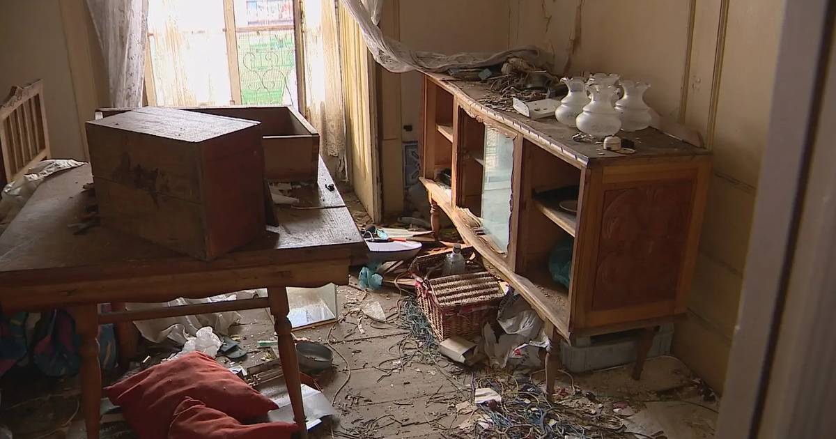 Em Lisboa, um casal de idosos vive num prédio em avançado estado de degradação