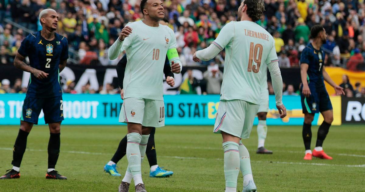 Em inferioridade numérica, França bate Brasil em particular de preparação para o Mundial