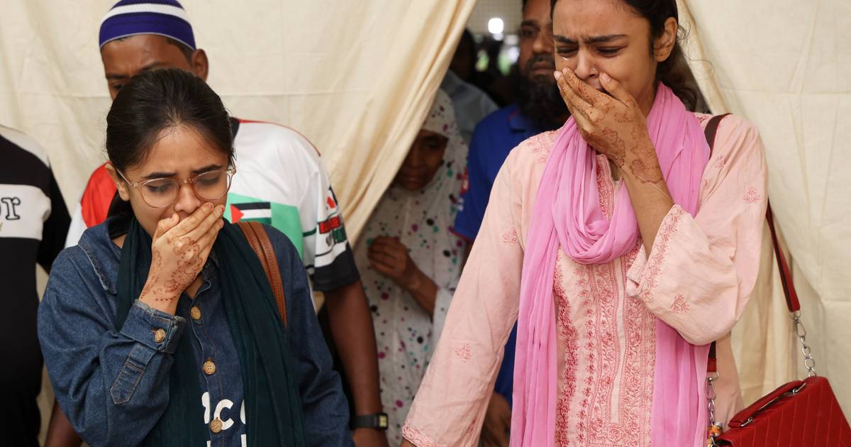 Pelo menos 25 mortos em queda de autocarro a um rio no Bangladesh