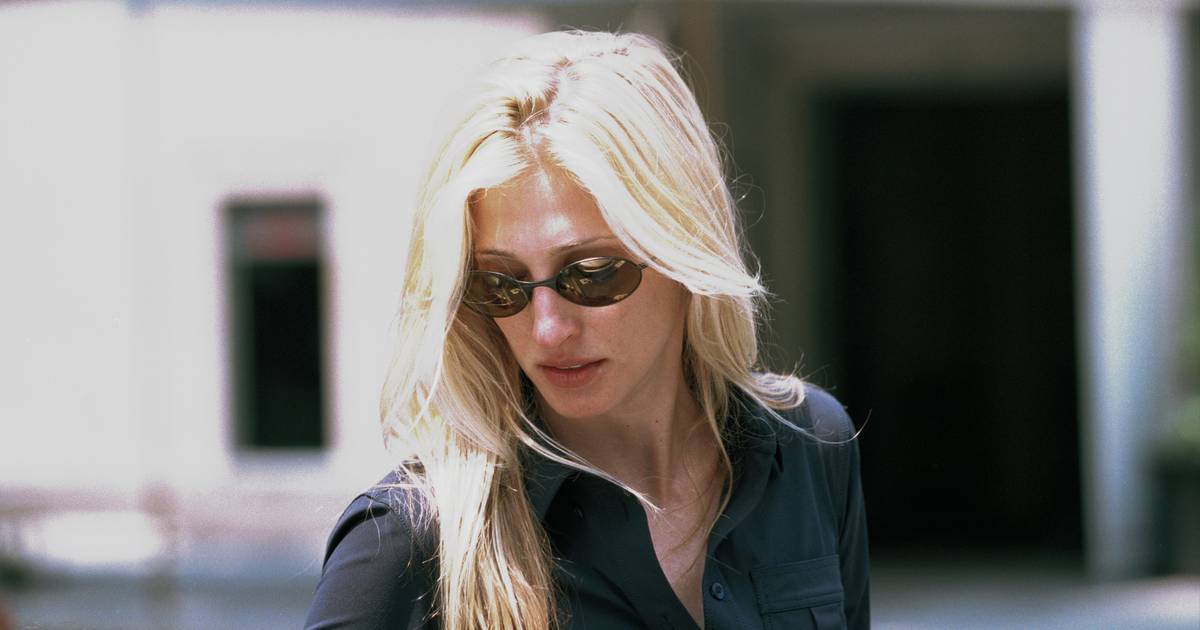 Quem foi Carolyn Bessette-Kennedy? A 'influencer fantasma' que continua a ser um ícone da moda