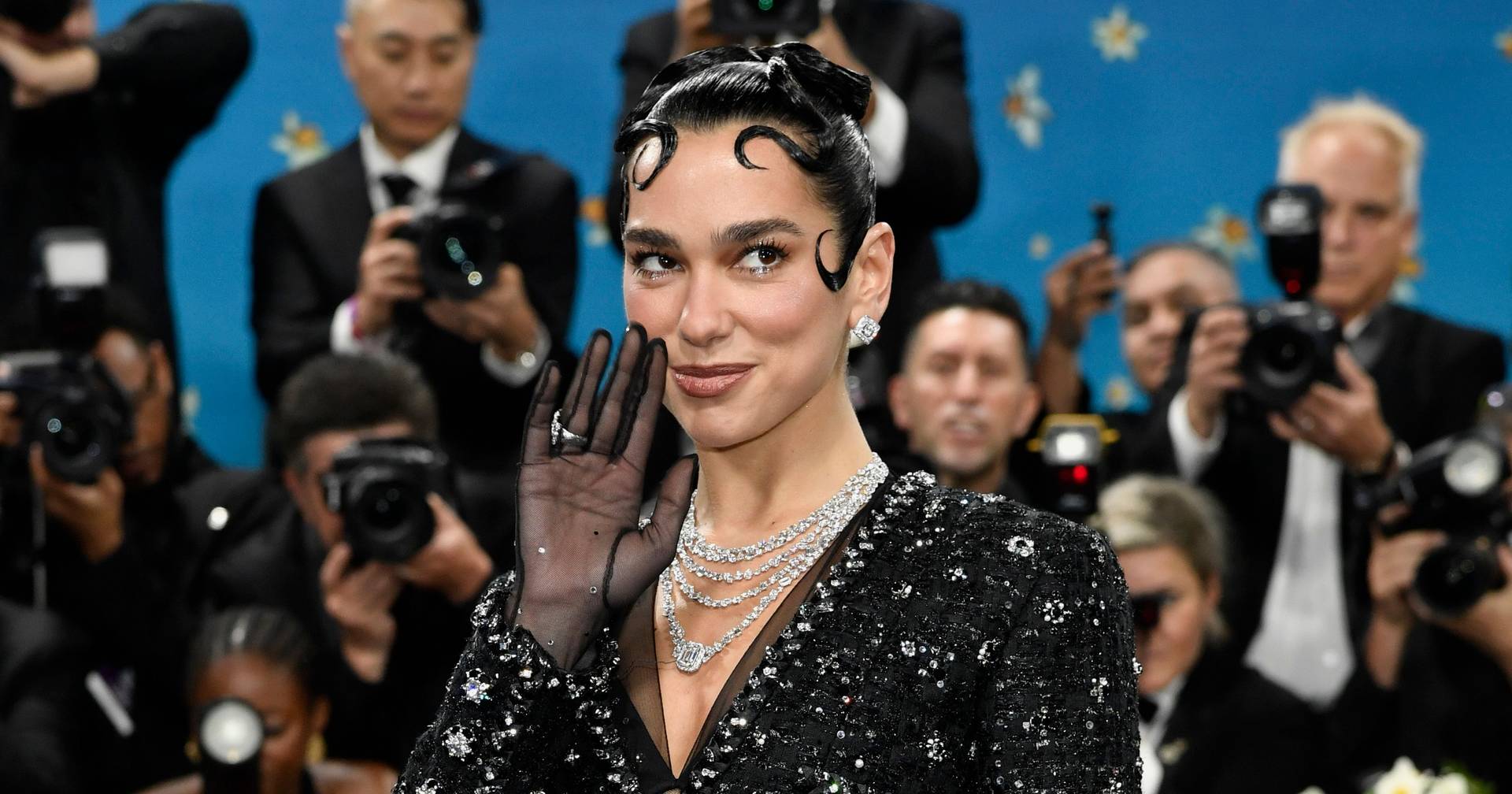 Calçado português conquista os pés de Dua Lipa