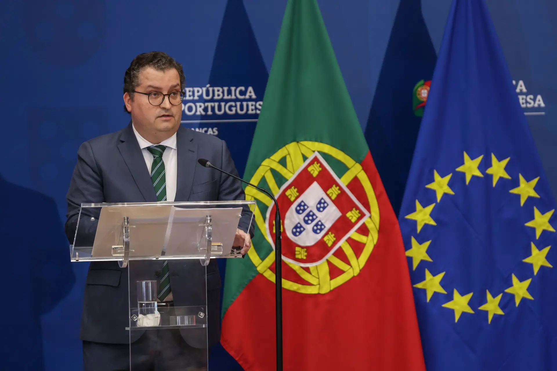 Portugal com excedente de 0,7% do PIB, melhor do que o previsto pelo Governo