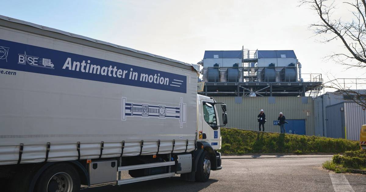 Cientistas do CERN levam antimatéria a 'dar uma volta' bem-sucedida