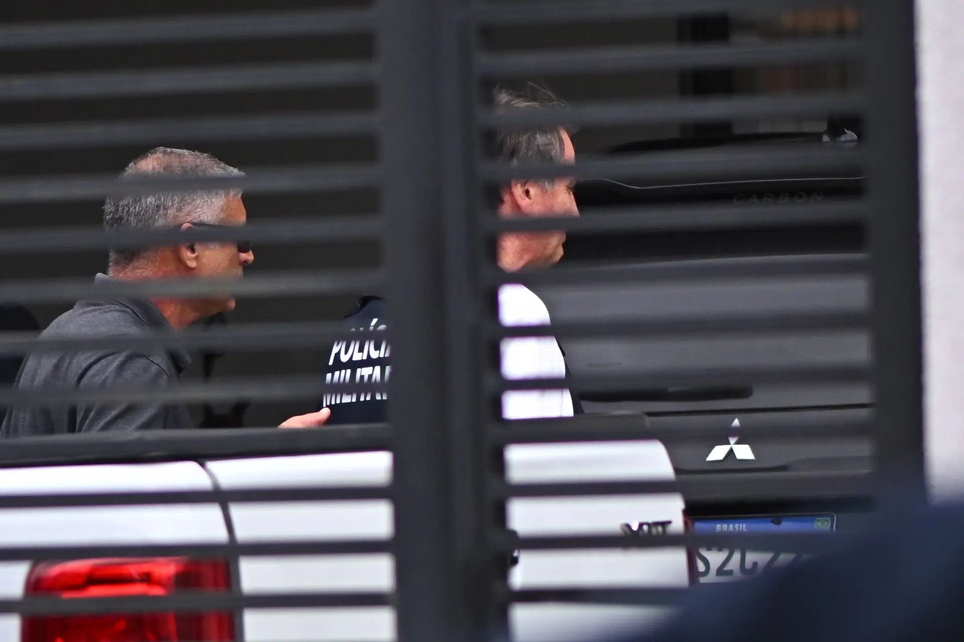 Jair Bolsonaro (já) teve alta hospitalar e começa a cumprir prisão domiciliaria