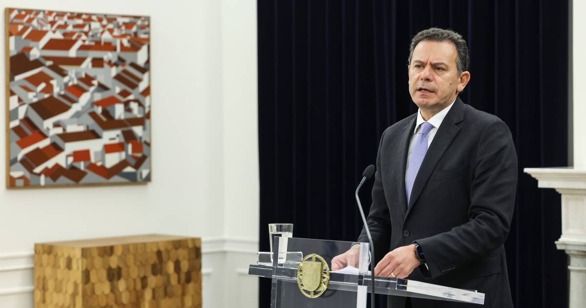 Luís Montenegro descarta (para já) redução do IVA nos combustíveis e alimentação