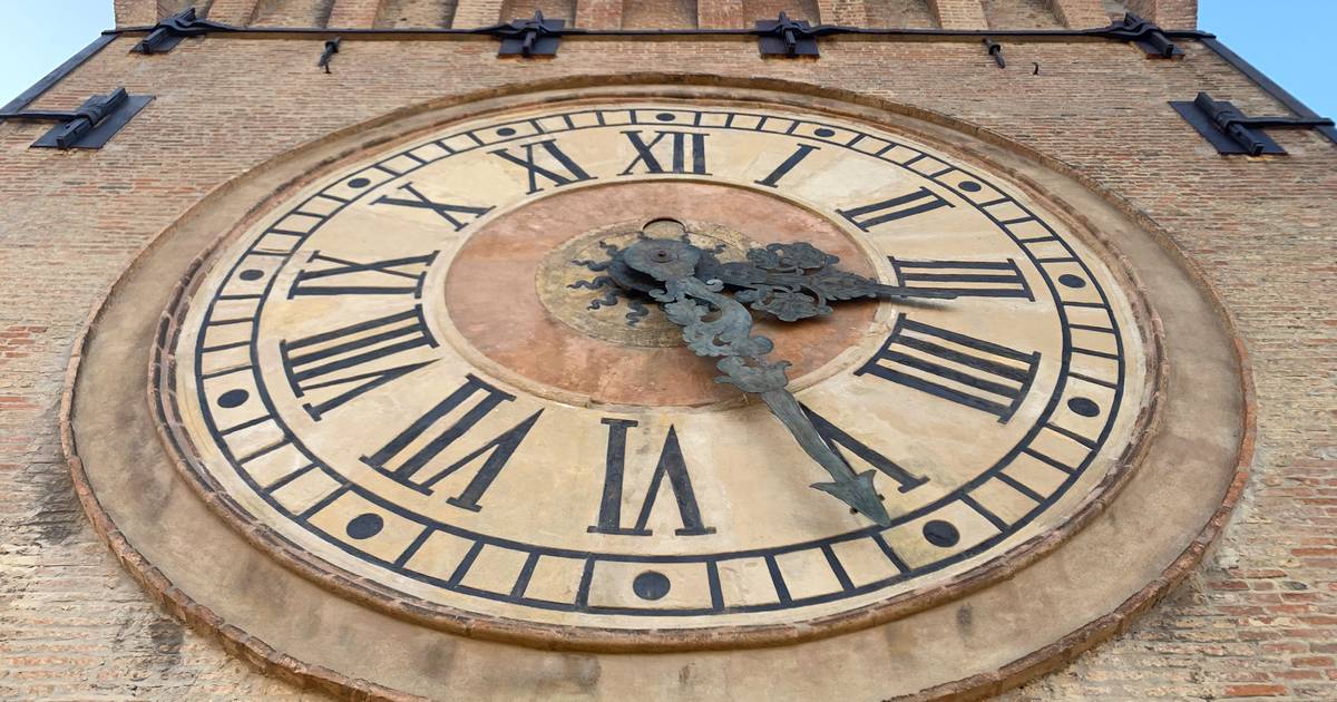 Horário de verão chega este domingo: a origem da divisão da hora em 60 minutos