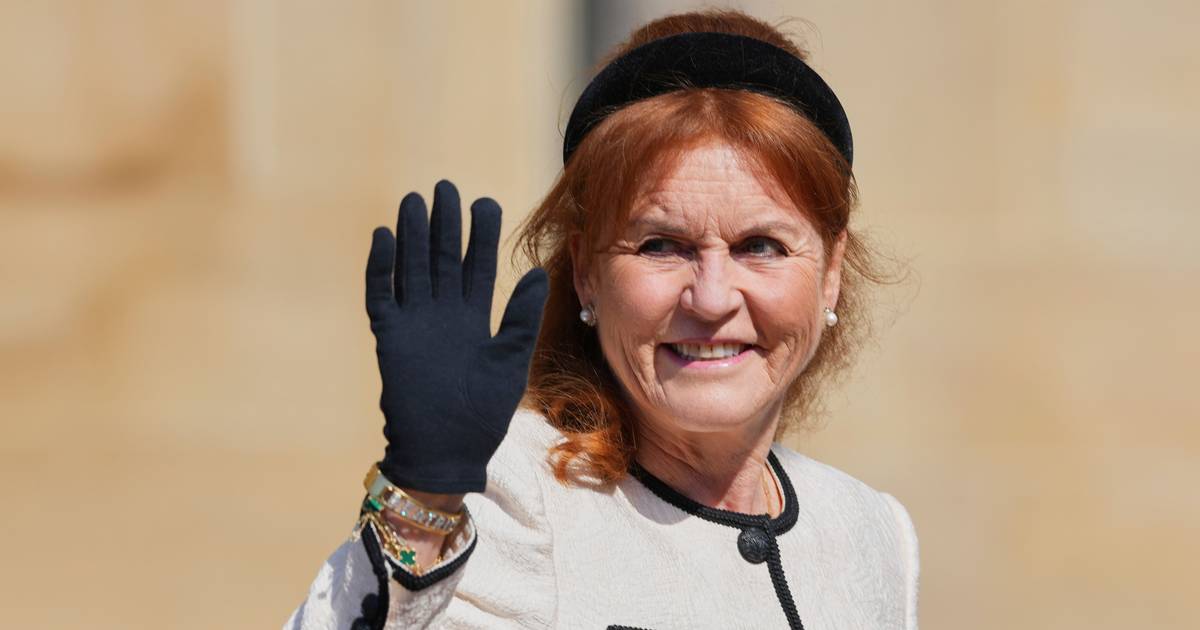 Congressista dos EUA pede que Sarah Ferguson, ex-mulher do antigo príncipe André, fale sobre o caso Epstein