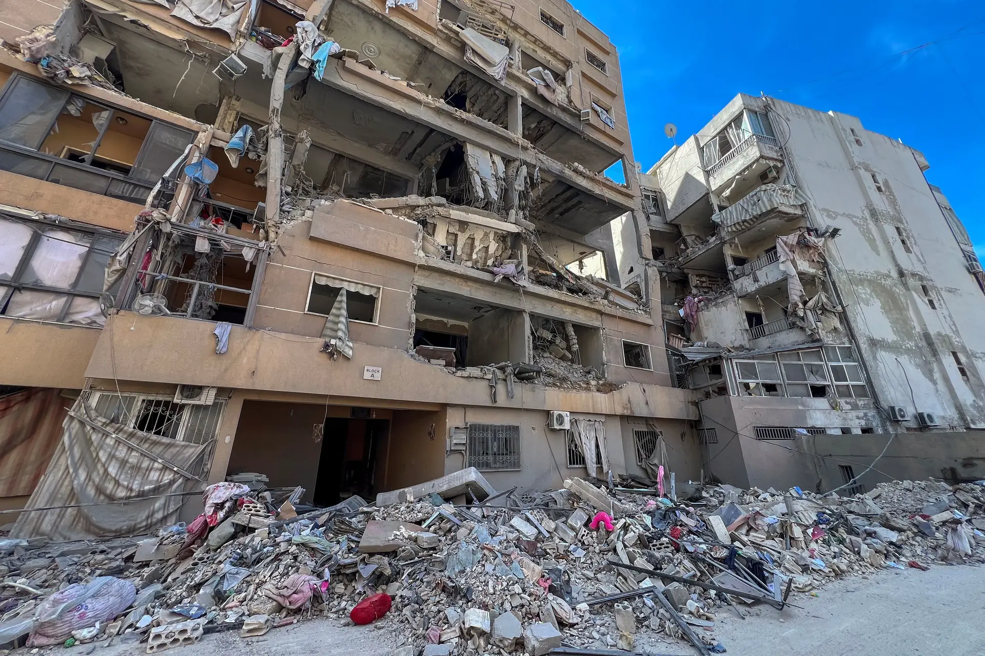 Nova vaga de ataques ao Líbano: subúrbios em Beirute alvos de pelo menos dois bombardeamentos