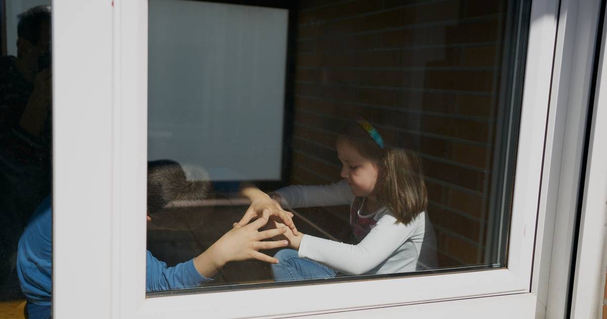 Há mais de 6 mil crianças e jovens em situação de acolhimento em todo o país, maioria vive em instituições