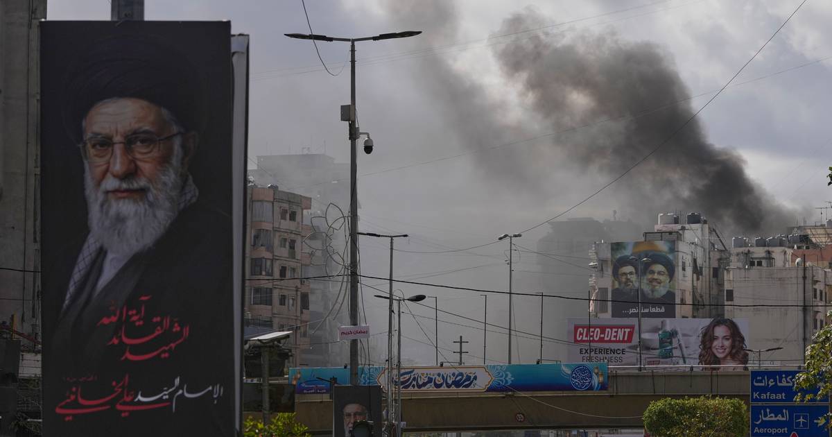 Irão confirma morte de comandante da Marinha, forças de paz da ONU são atingidas no Líbano