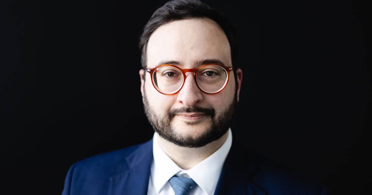 Os Estados Unidos vão “devolver o homem à Lua num momento de grande competição geopolítica”