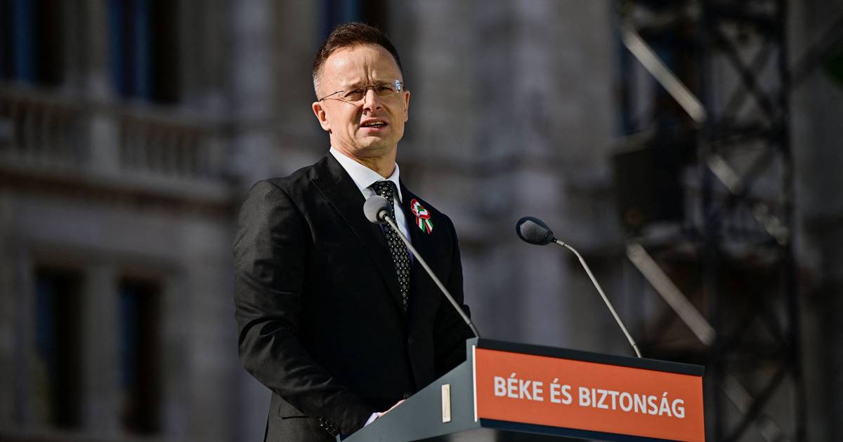 Escândalo diplomático: ministro húngaro acusado de transmitir informações confidenciais da UE à Rússia