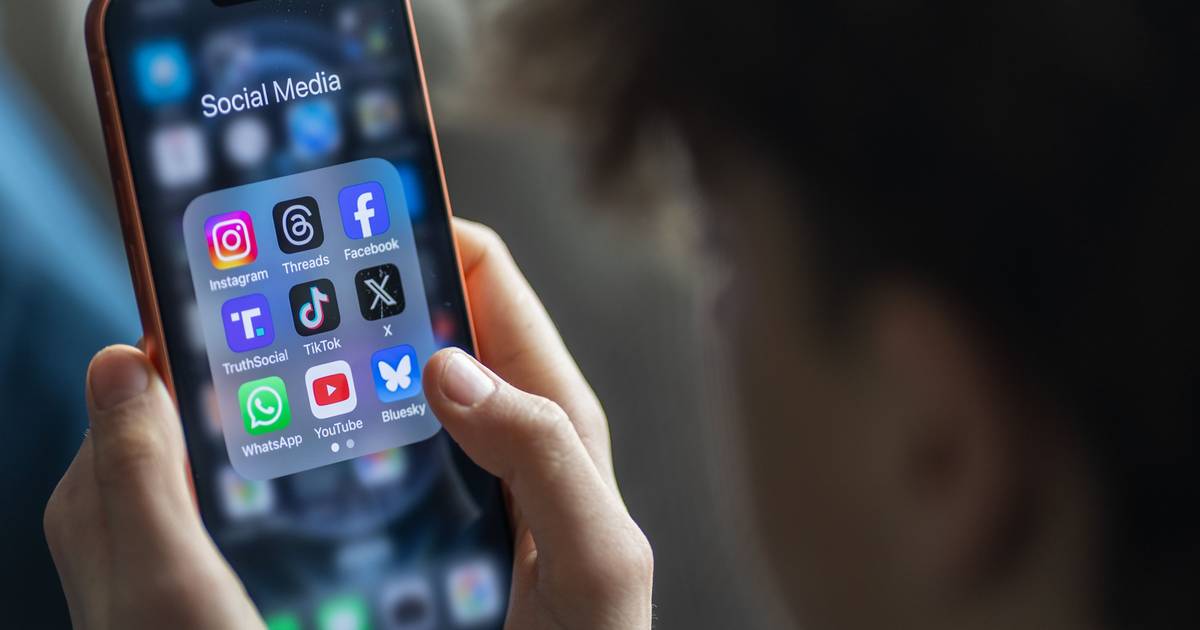 Austrália ameaça multar TikTok, Instagram e YouTube por não proteger menores