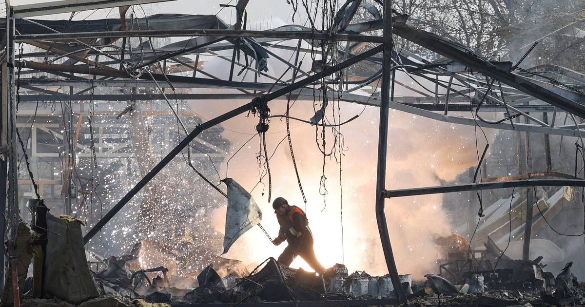 Sem tréguas na Páscoa: Rússia aumenta ofensiva na Ucrânia e afasta cenário de paz
