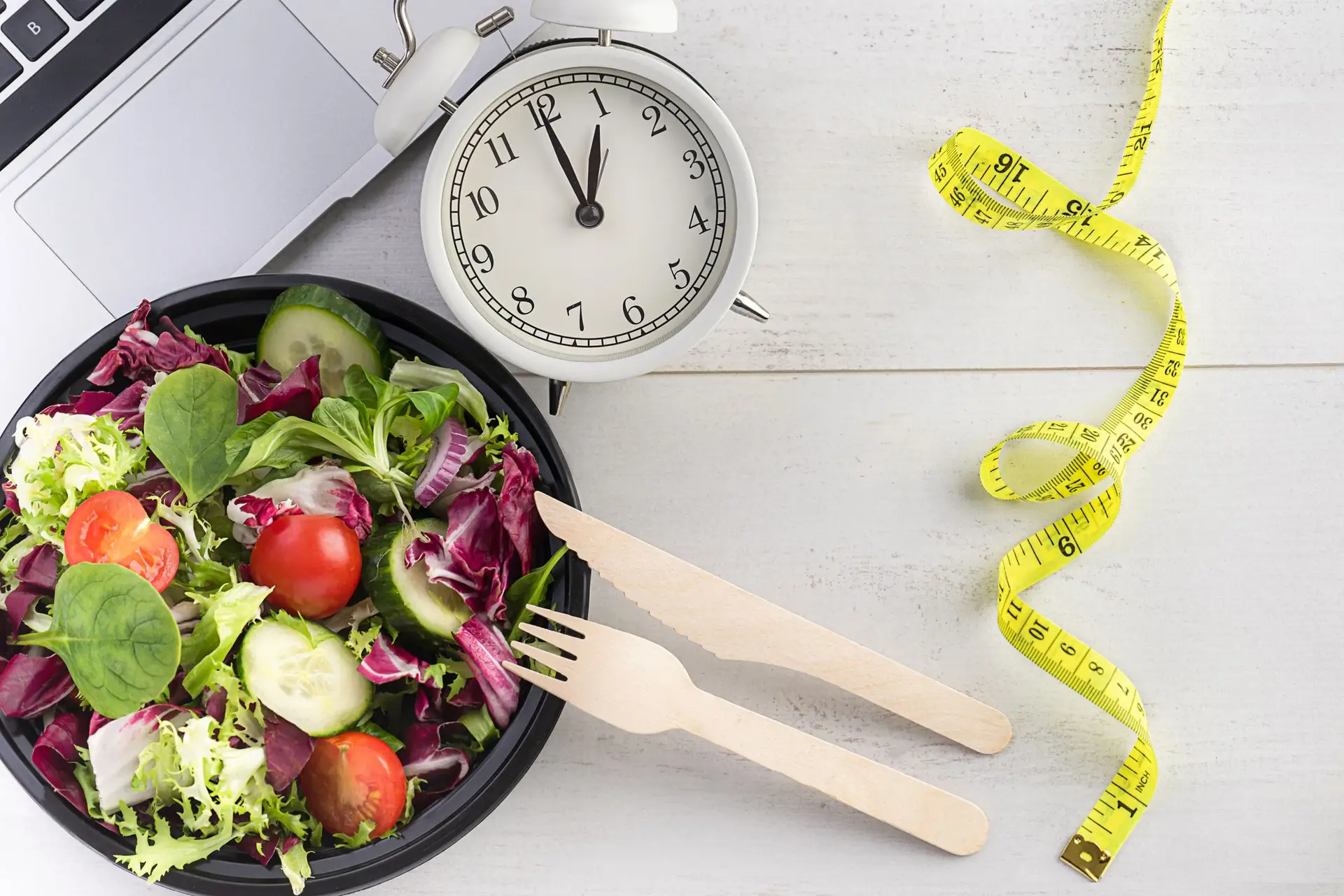 Horário das refeições, velocidade a que come e digestão influenciam controlo do peso