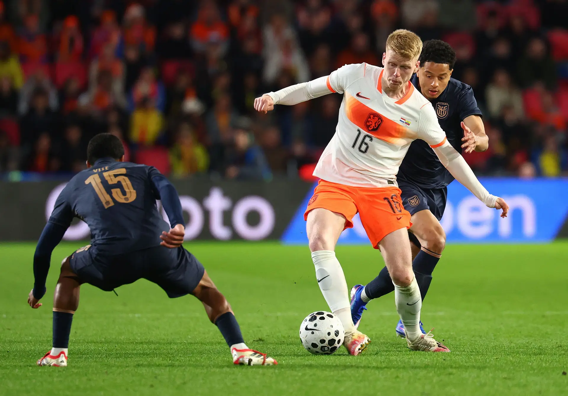 Baixa nos Países Baixos: Jerdy Schouten sofre rotura de ligamentos e falha Mundial