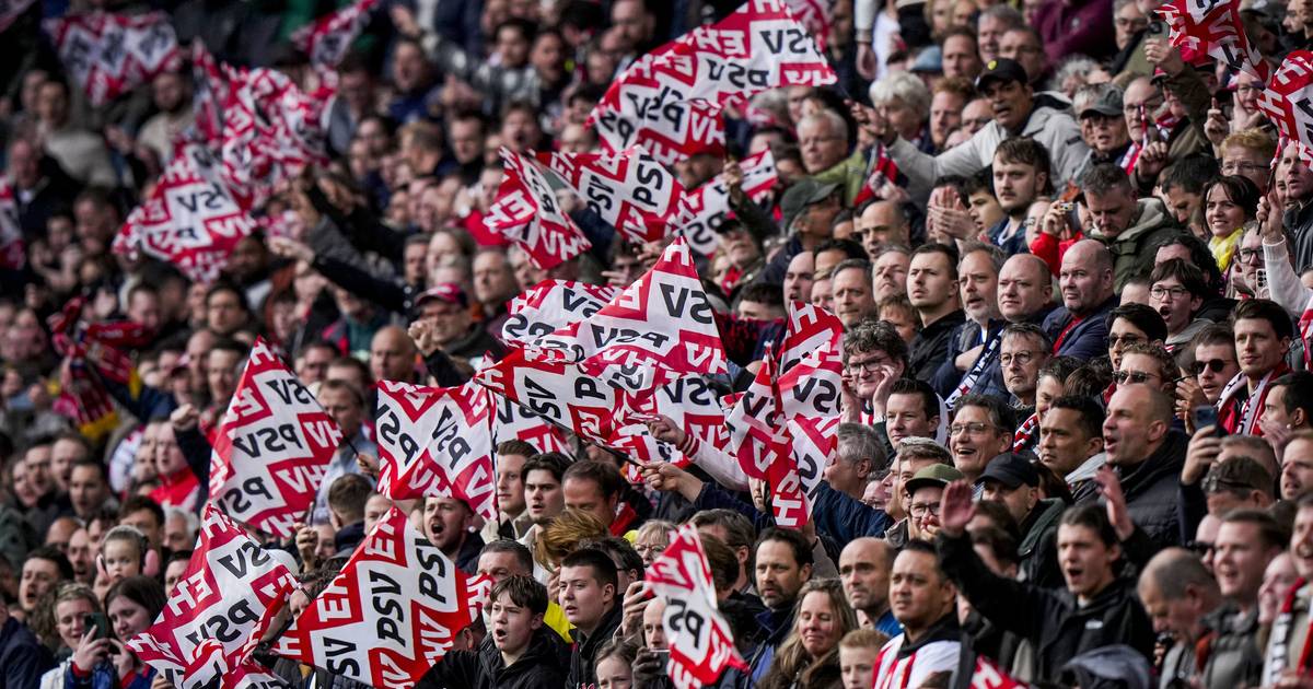 PSV Eindhoven sagra-se (no sofá) tricampeão neerlandês de futebol