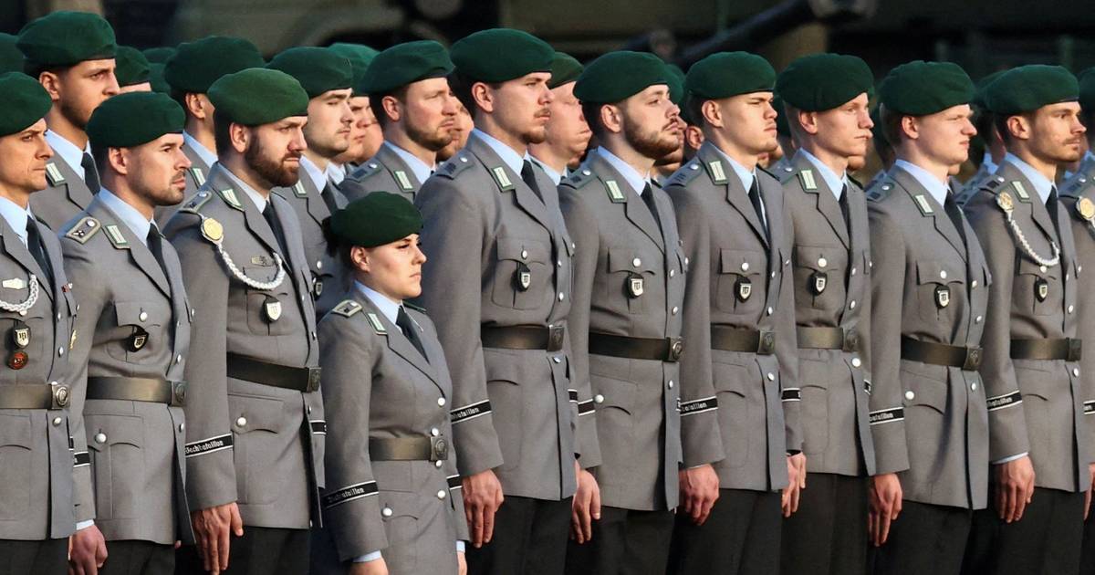 Lei na Alemanha dá que falar: homens vão ter de pedir autorização para estadias prolongadas no estrangeiro