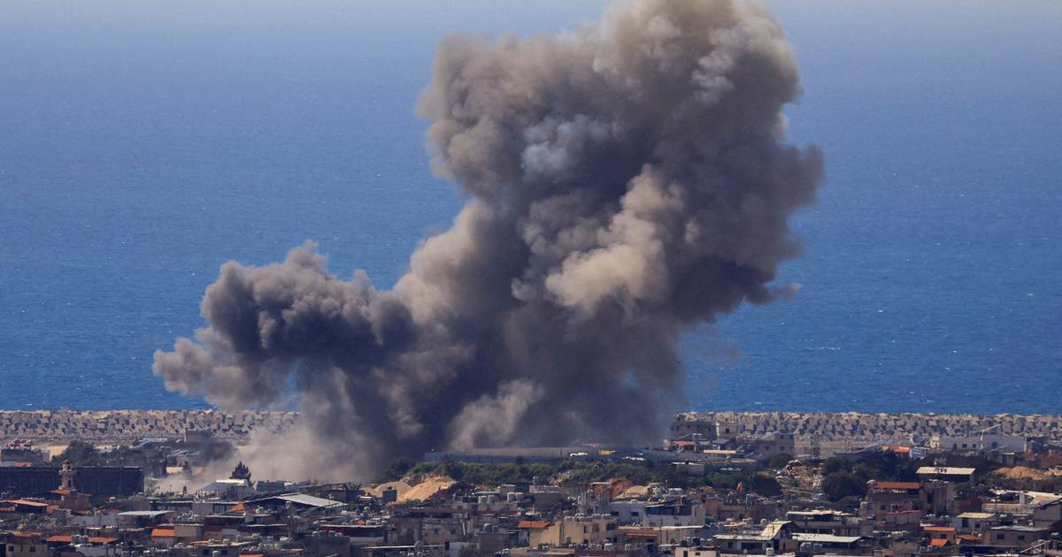 Líbano excluído do cessar-fogo: Israel continua a bombardear sul do país e divulga mapa de áreas a atacar