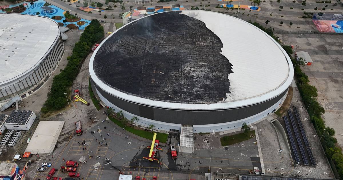 Incêndio atinge velódromo no Rio de Janeiro e destrói metade da cobertura