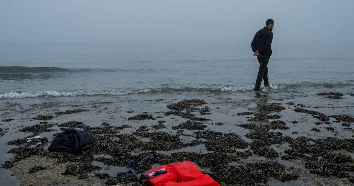 Quatro pessoas morreram ao tentar atravessar Canal da Mancha
