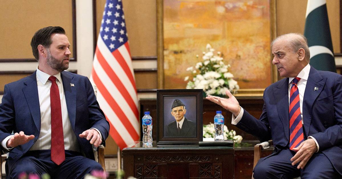 Concluída primeira fase das conversações presenciais entre EUA e Irão