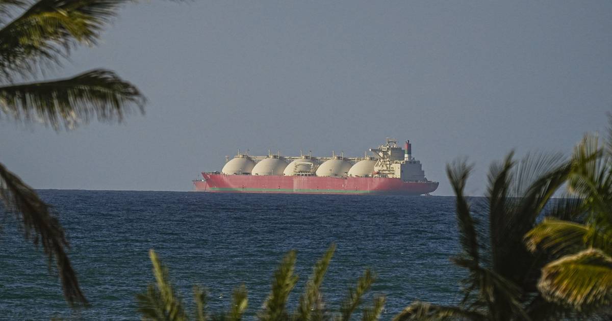 Estados Unidos dizem ter desviado 48 navios desde início de bloqueio naval ao Irão