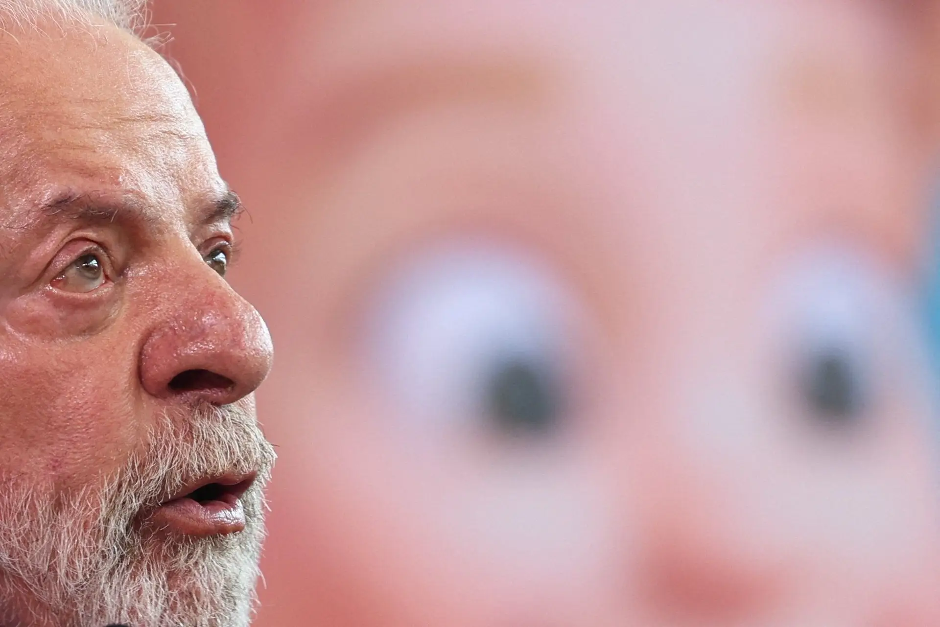 Imigração, xenofobia e aeronáutica na agenda de Lula da Silva na visita a Portugal