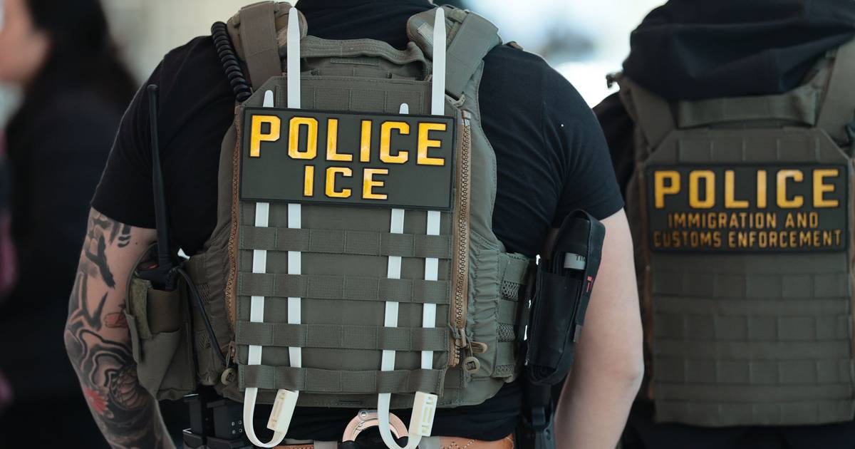 Aos 86 anos, mudou-se para os EUA para viver com a paixão da adolescência… mas acabou detida pelo ICE