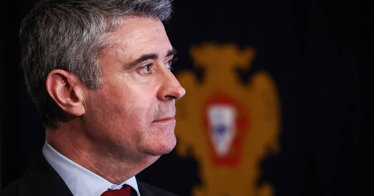 Carneiro acusa Governo de estar 