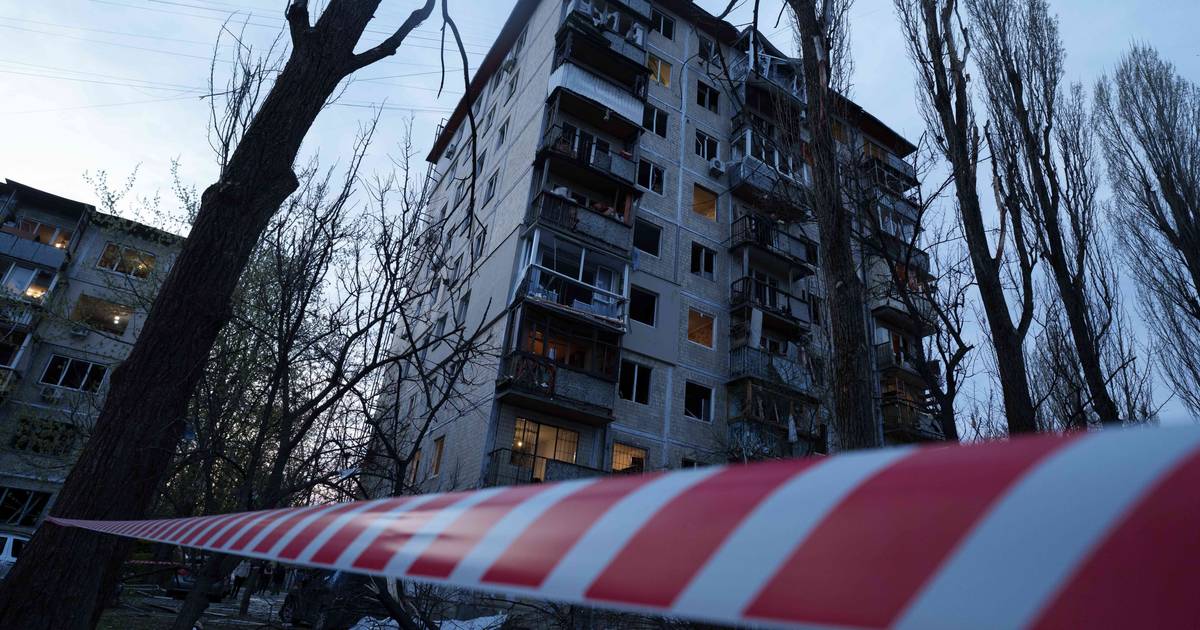 Ataques russos fazem pelo menos 13 mortes e dezenas de feridos na Ucrânia