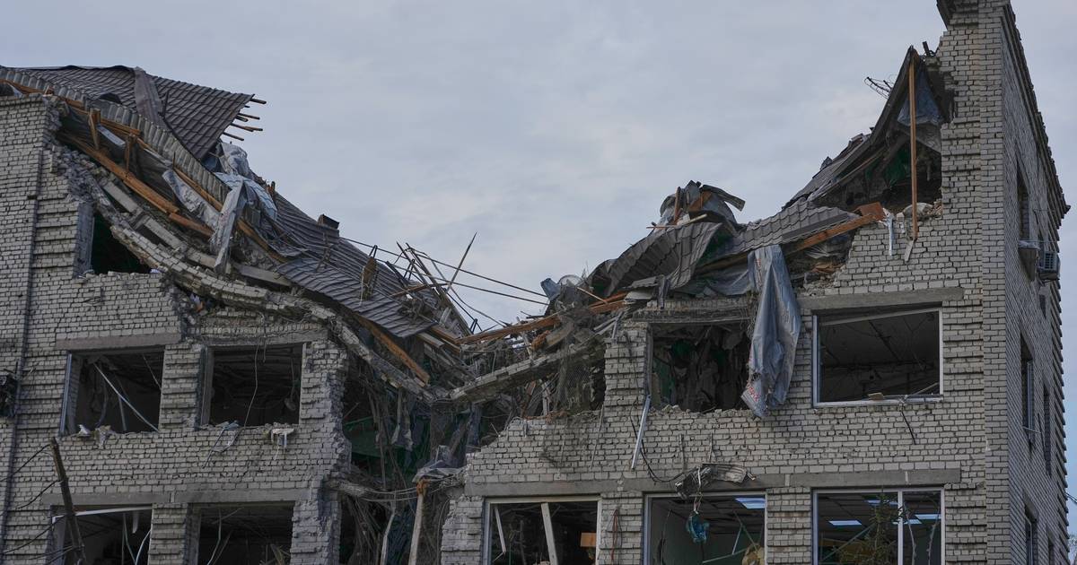 Zelensky contra levantamento de sanções após ataques da Rússia