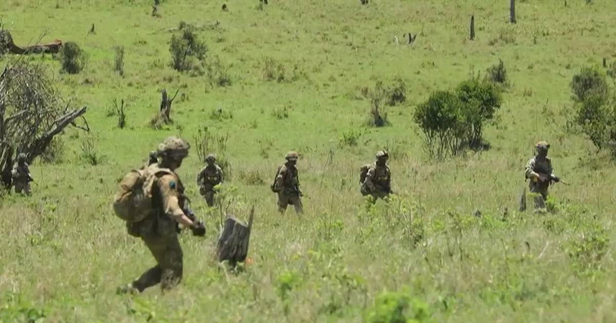 Tropas britânicas simulam ataque inimigo no Quénia 