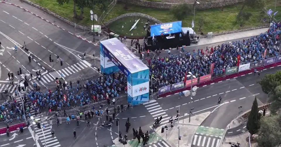 Regresso à normalidade: após adiamento em março, cerca de 40 mil atletas participam na Maratona de Jerusalém