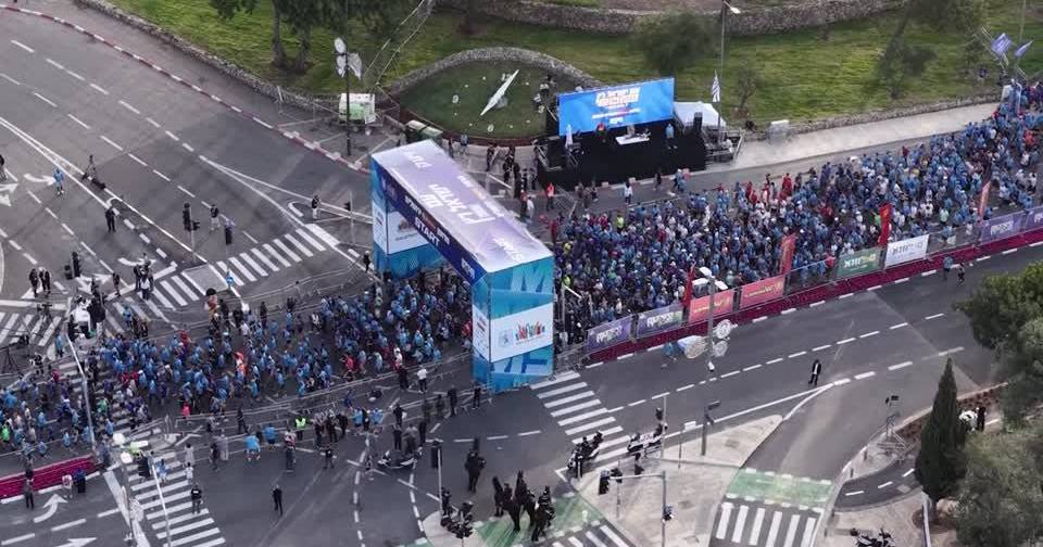 Regresso à normalidade: após adiamento em março, cerca de 40 mil atletas participam na Maratona de Jerusalém