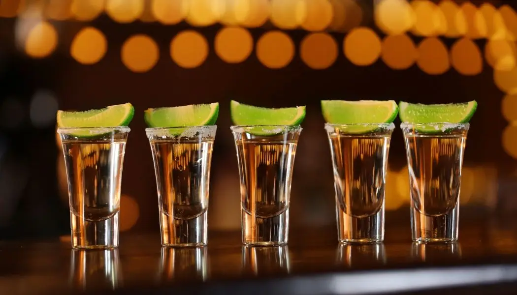 Passageira de cruzeiro recebe indemnização por queda depois de 14 shots de tequila