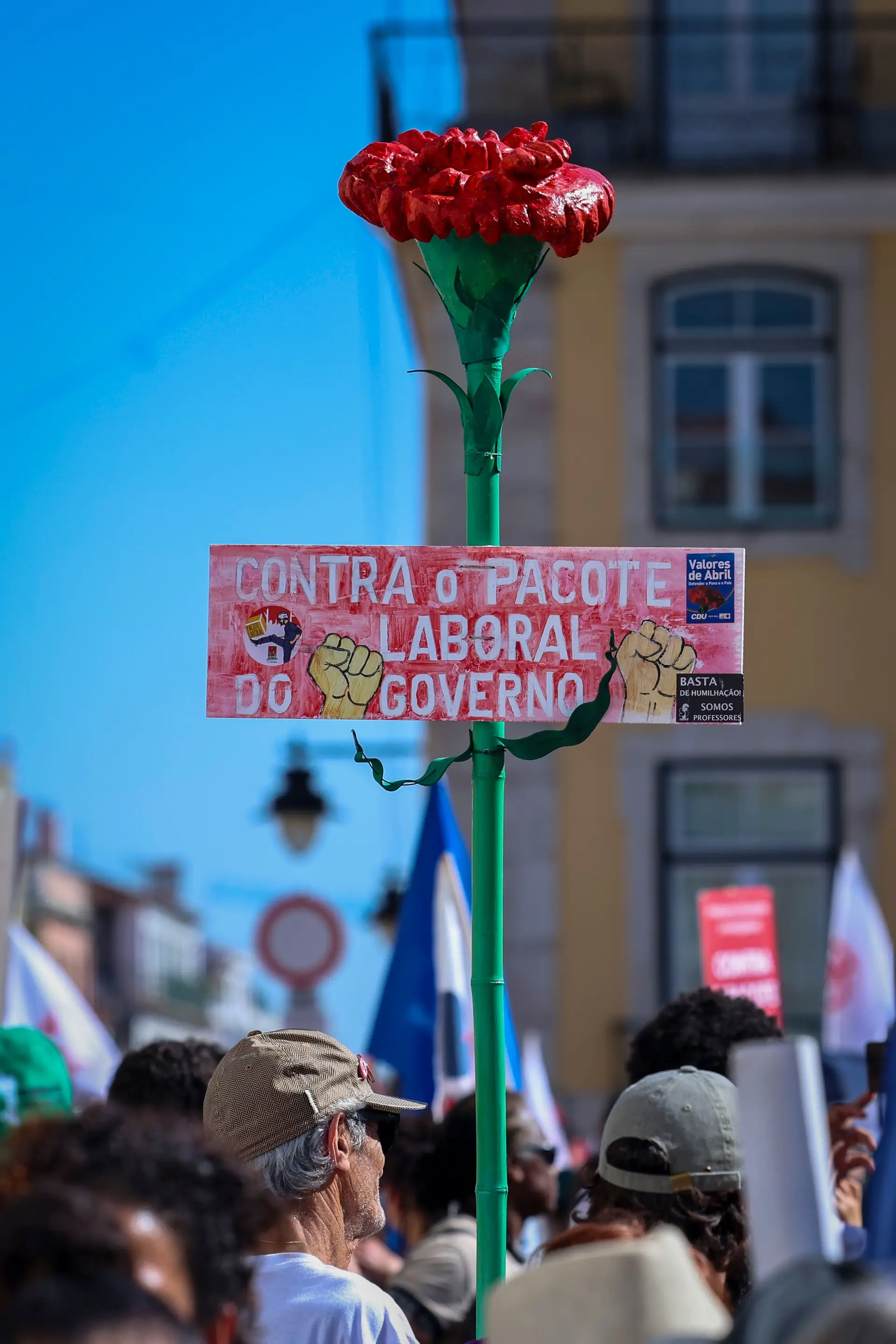 De Faro ao Funchal, trabalhadores saem à rua e preparam nova greve geral