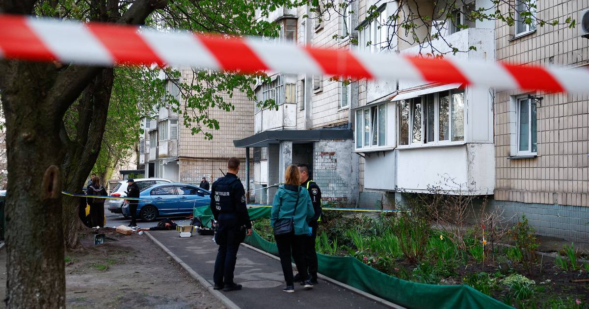 Tiroteio em Kiev: chefe da polícia demite-se ao saber que dois agentes abandonaram o local