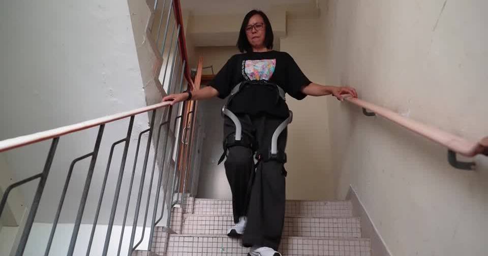 Trágico incêndio de Hong Kong: exoesqueletos ajudam vítimas a visitar as casas destruídas pelas chamas em novembro