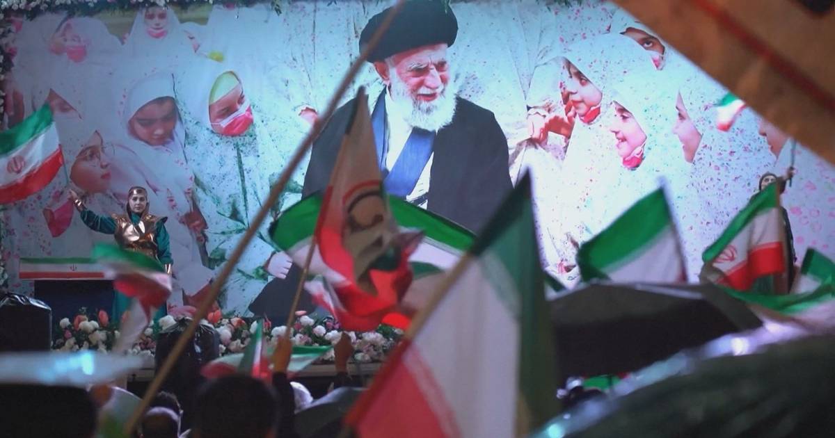 Apoio ao regime junta milhares em Teerão apesar da guerra e protestos