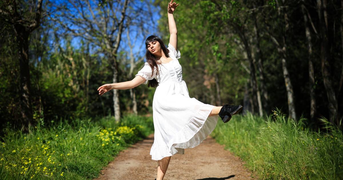 Dança, música e surf ajudam jovens com autismo a encontrar um lugar de pertença